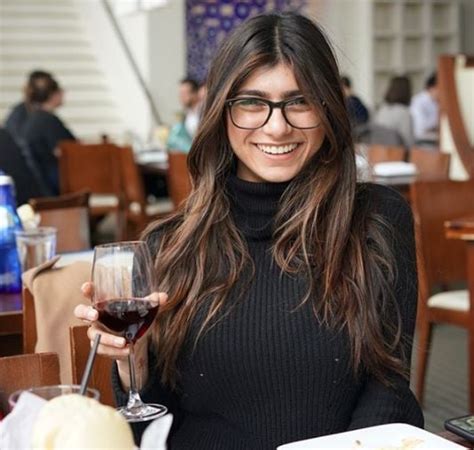 mia khalifa autobiography|Mia Khalifa Height, Age, Boyfriend, Husband, Family, Biography.